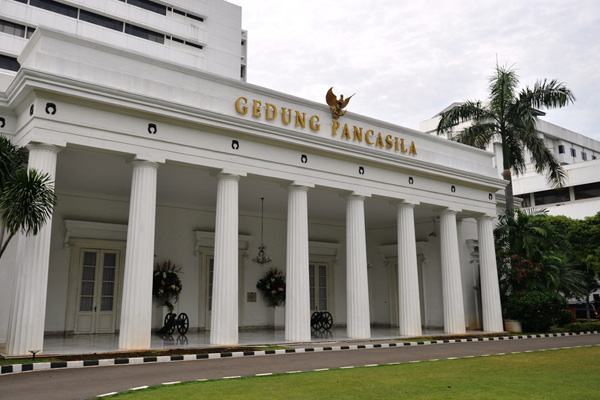 gedung pancasila kemlu